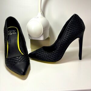 GX (Gwen Stefani) Cap toe Pump; 7.5